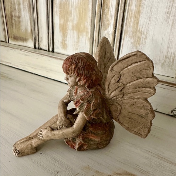 THE SECRET GARDEN,FAIRY FIGURINE. DELICATELY SCULPTED & CAST IN A QUALITY RESIN - Picture 4 of 7